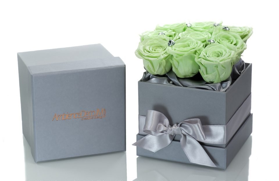 Infinity-green-roses-in-a-box