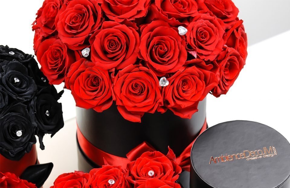 Forever-Red-Roses-in-a-Hat-Box