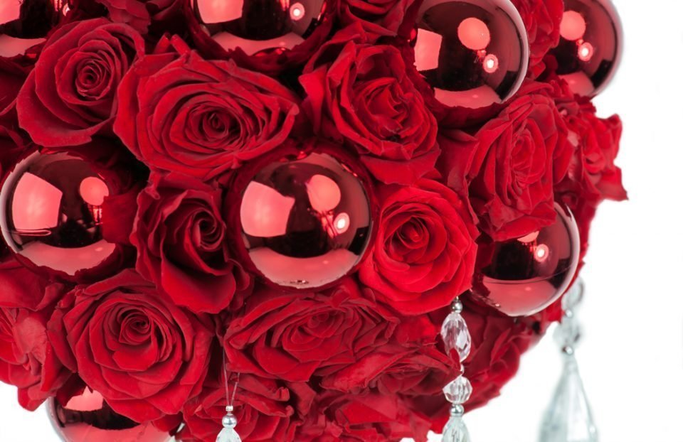 Gorgeous-tall-red-infinity-rose-Christmas-centerpiece