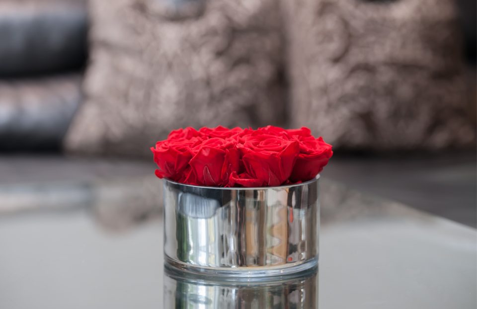 Infinity red rose arrangement