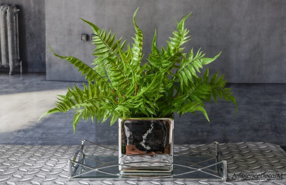 Potted artificial fern